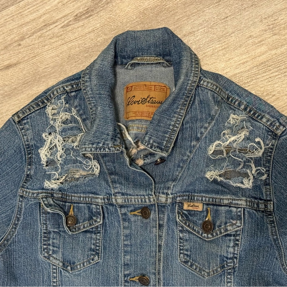 NEW Signature by Levi Stratus Heavy Distressed Rib Cage Denim Jacket Size Small - Picture 5 of 13
